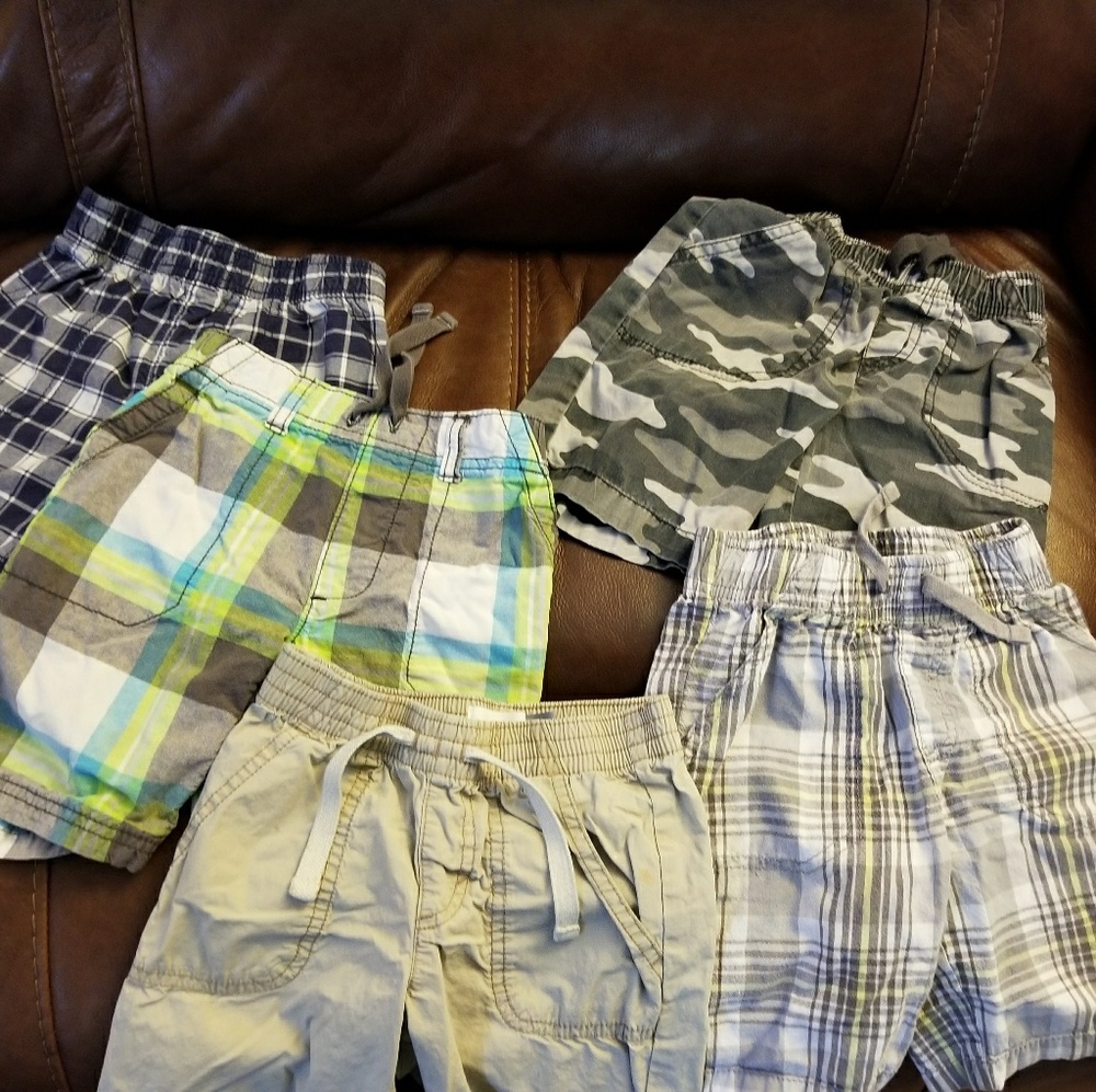 5 pairs of Boys shorts size 4T